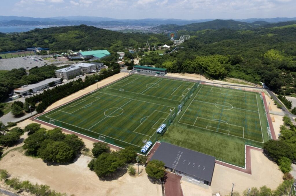 ナイター完備の人工芝フィールド3面